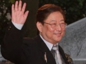 吳思遠莊重大氣獨自亮相紅毯 前金像主席大力支持