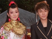 薩頂頂吳青峰牽手亮相 海峽兩岸音樂人閃耀香港